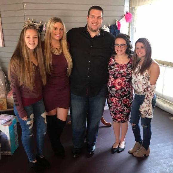 Meet your Posher, Danielle - Picture 1 of 1